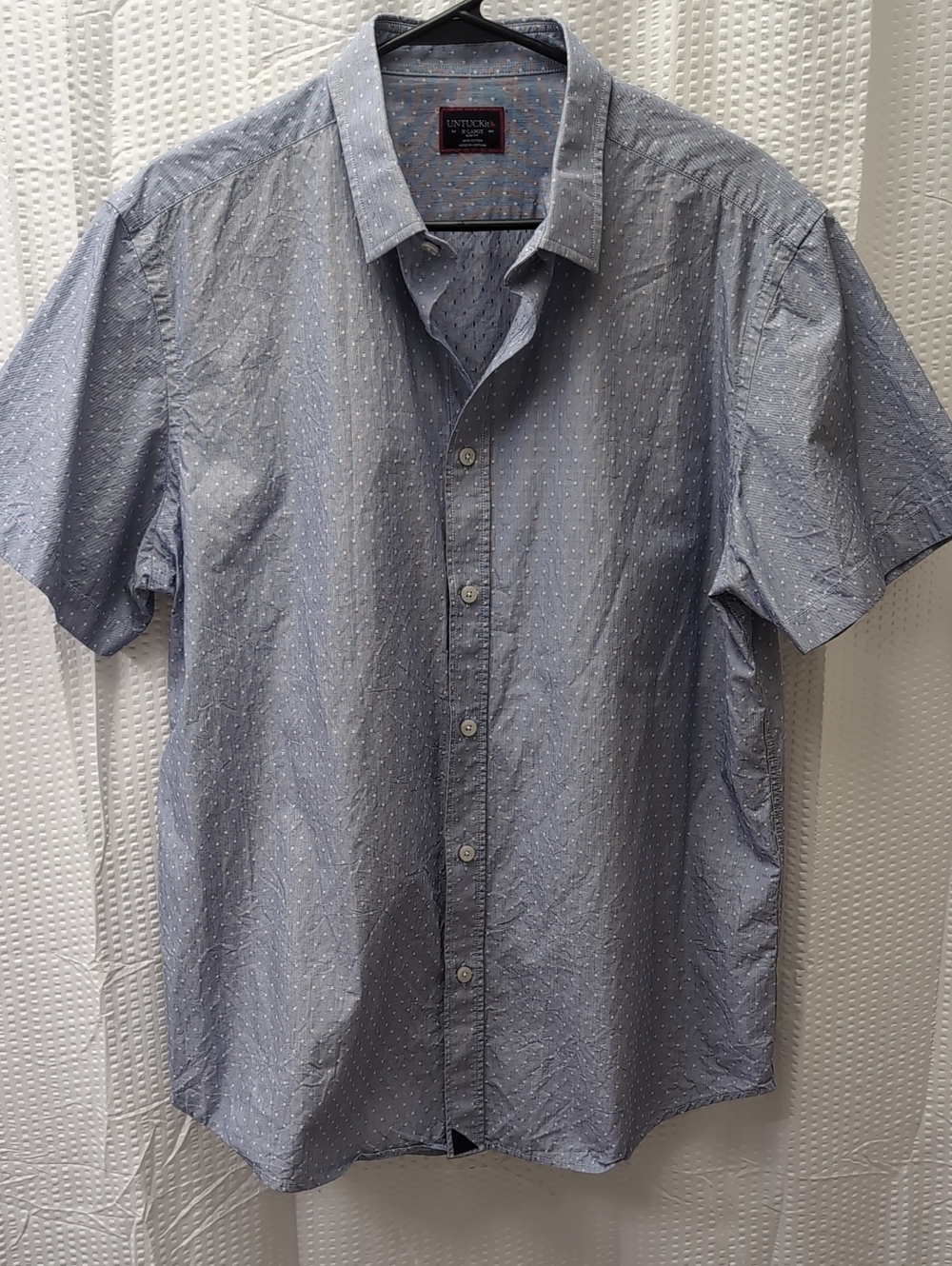 UNTUCKit Men’s Light Blue Short Sleeve Button-Down with Dot Texture